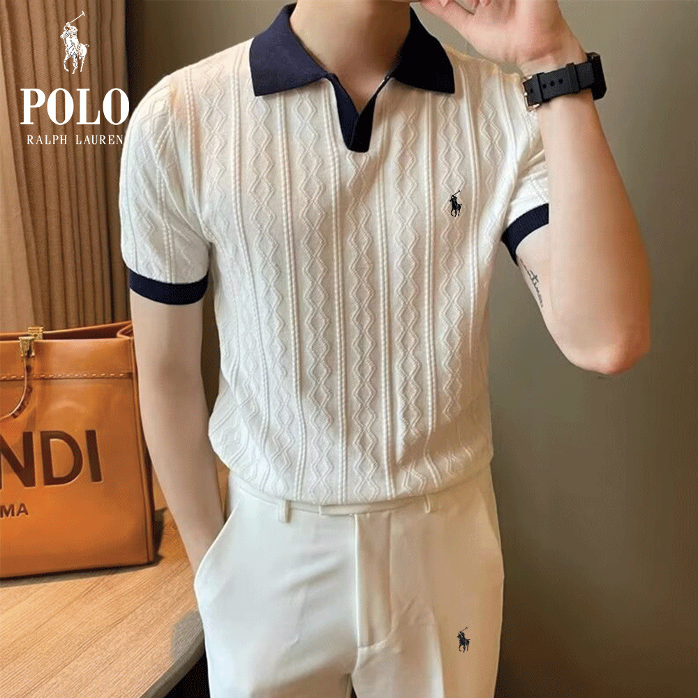 Conjunto RL™: polo con cuello en V y pantalones ajustados slim fit.